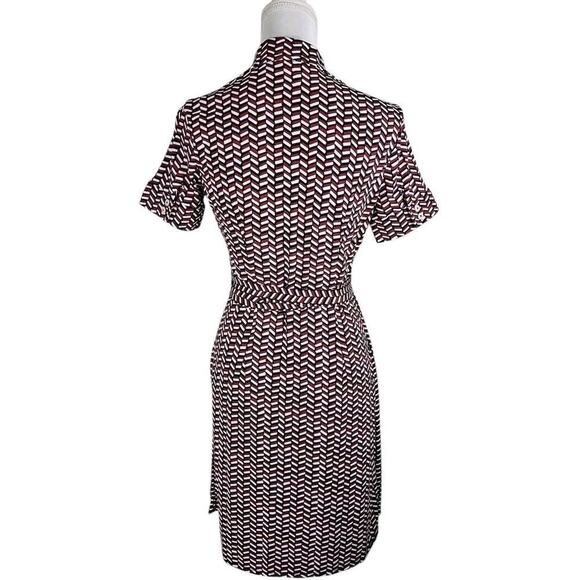 Ann Taylor LOFT ~Woman Size 6Petite~ Red/White Short Sleeve V-Neck Wrap Dress. - Picture 4 of 13